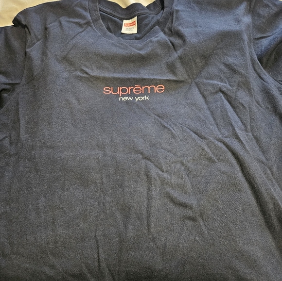 Supreme - Picture 3 of 3